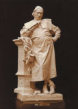 Photographie du modèle en plâtre pour la sculpture dédiée à Michel Colombe